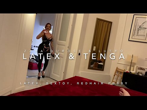 ❤️ Sister wamutu wofiyira atavala chovala cha latex chogwidwa ndi mchimwene wake wopeza Kanema wakugonana pa ife ❌️